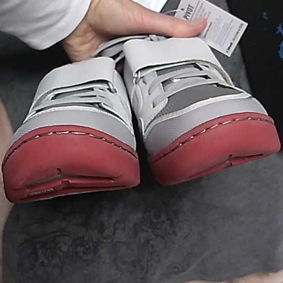 NIB Mens Teva light grey Mountain biking shoes s 8 - Picture 5 of 13